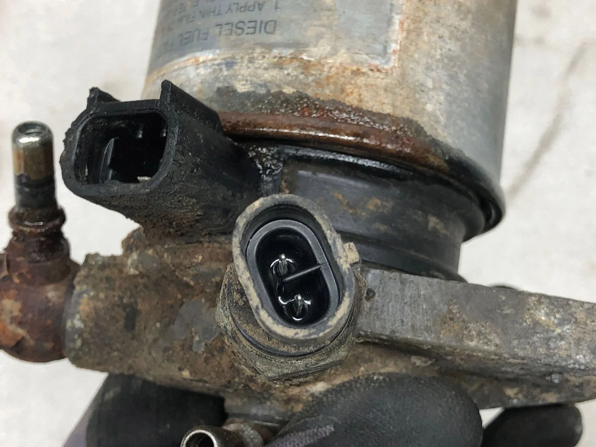 Boîtier de filtre à carburant Volvo V70 ISA15895 image 4