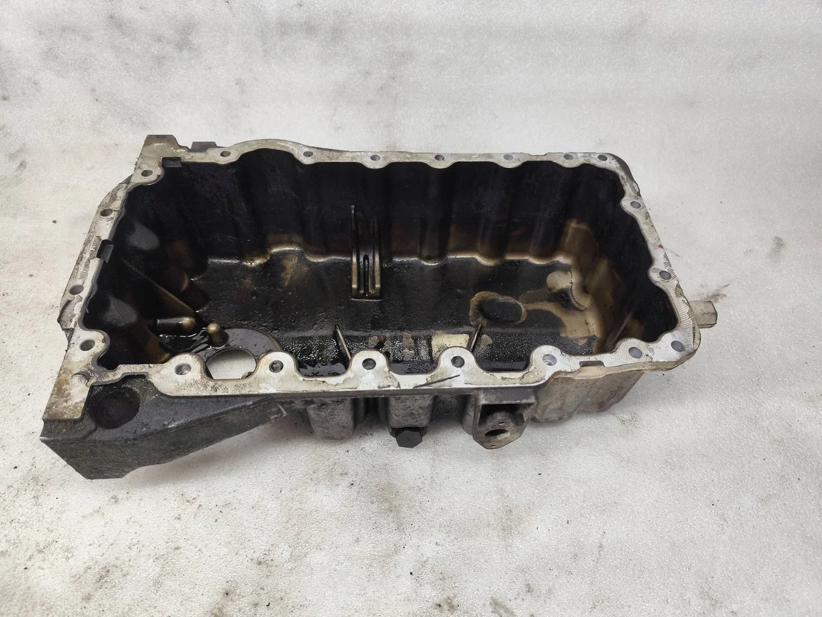 Volkswagen OE 06F 103 603 Oliecarter Gebruikt