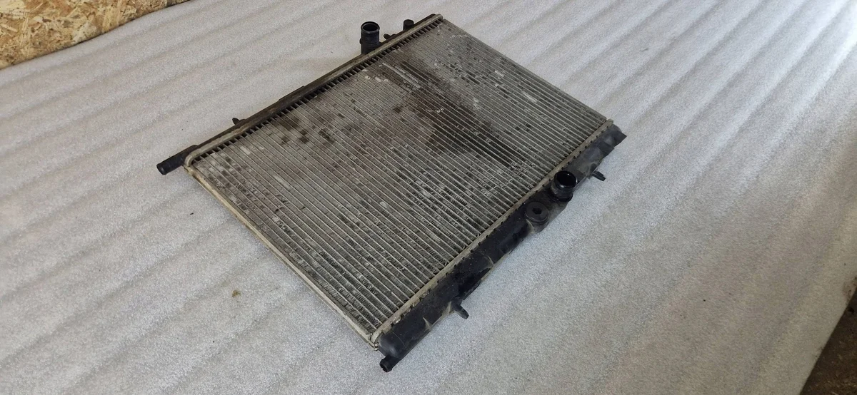 Kühler Wasser vorne Citroen Xsara Picasso image 3