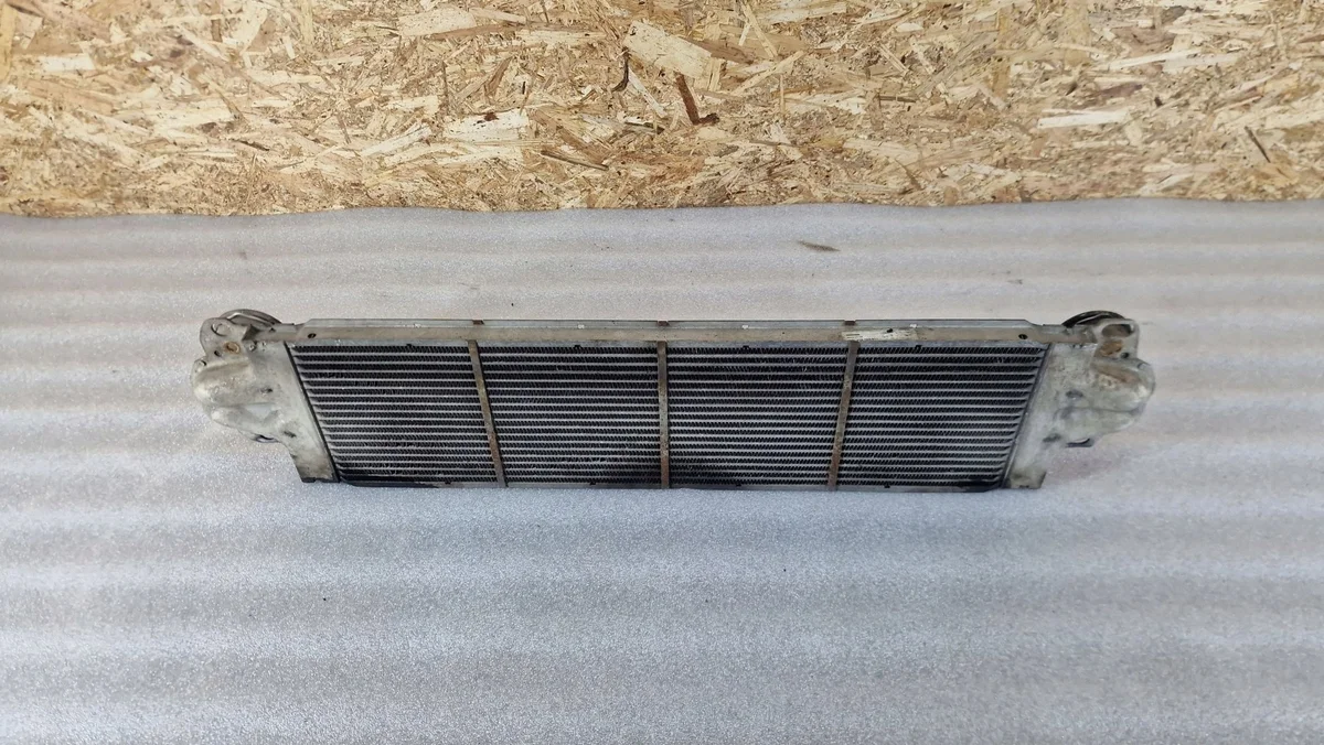 VW T5 Intercooler 8ML376723-511 Usado