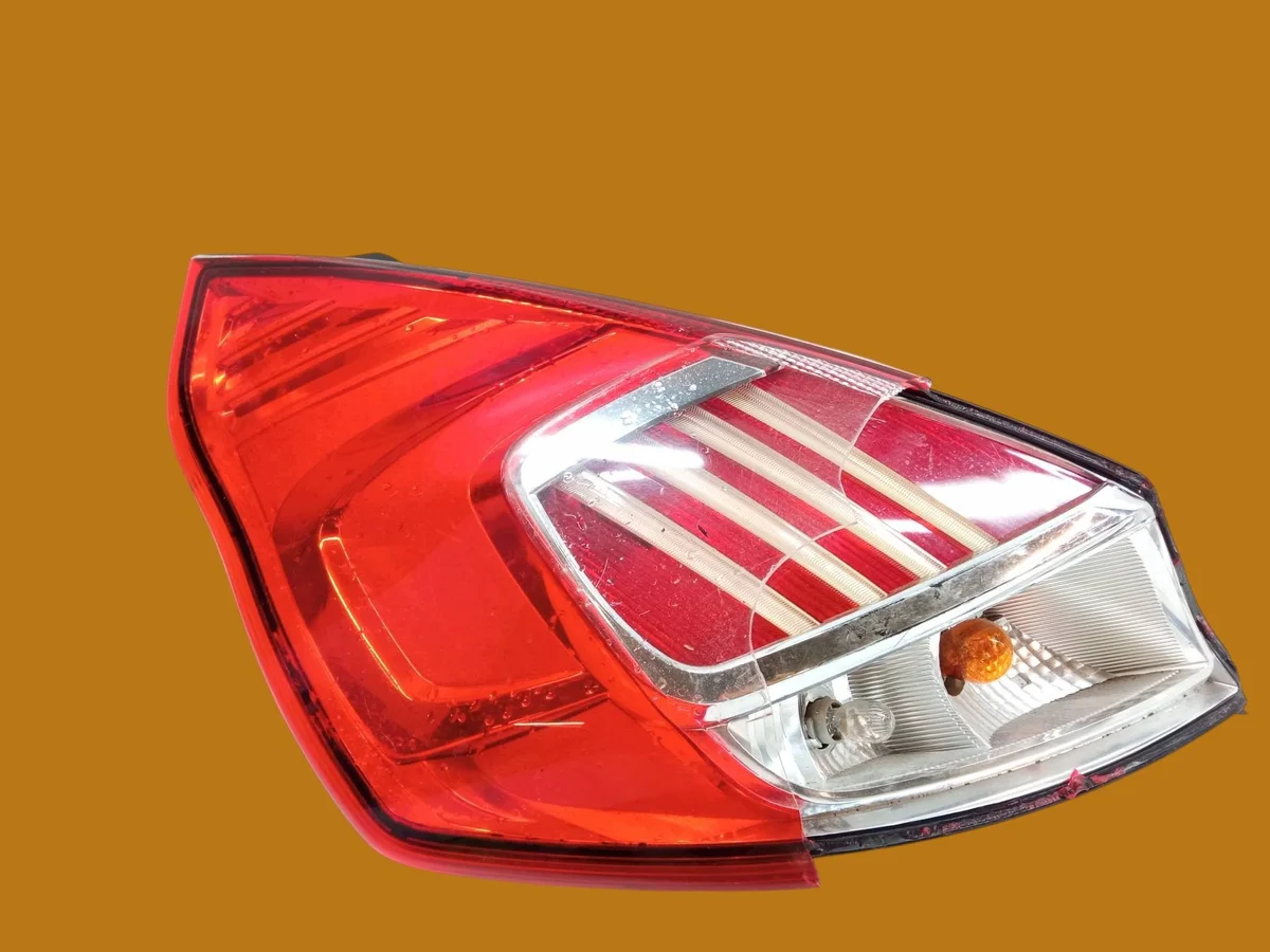 Achterlicht links Ford Fiesta Mk7 gebruikt