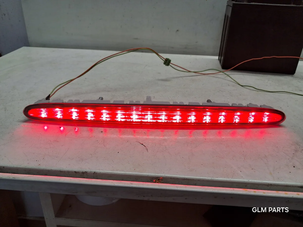 Luz de freno Mercedes-Benz A 2098201056