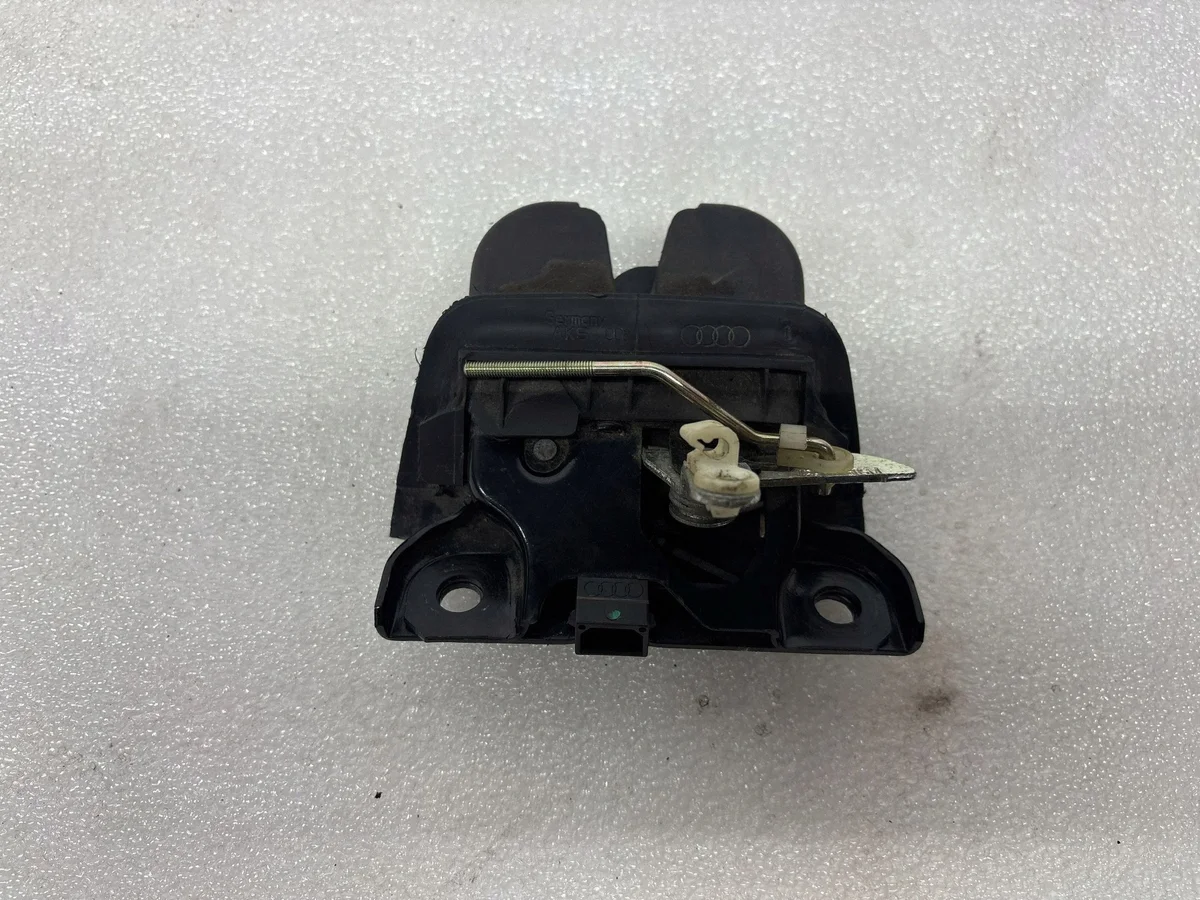 Serratura bagagliaio Audi A6 Allroad C6 55527520
