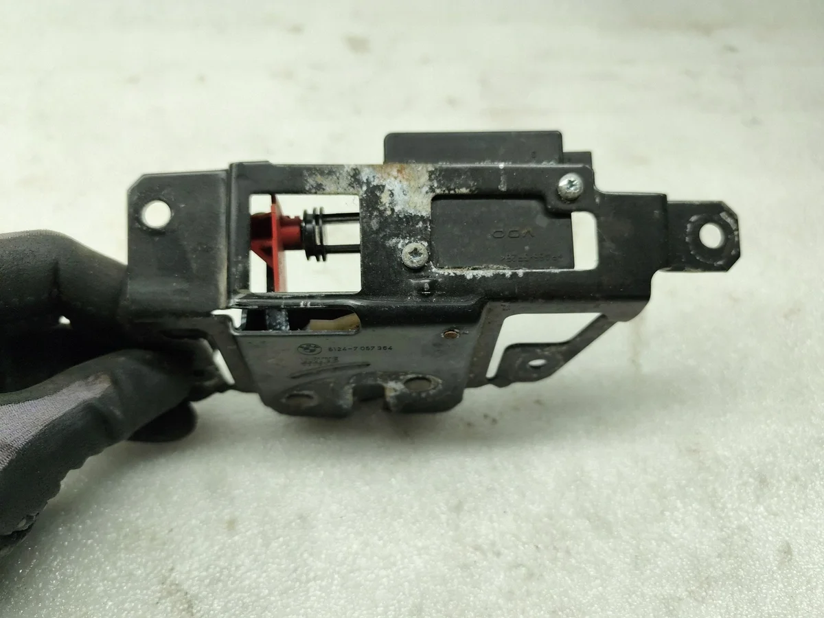 Serratura Bagagliaio BMW 3 E46 7057364
