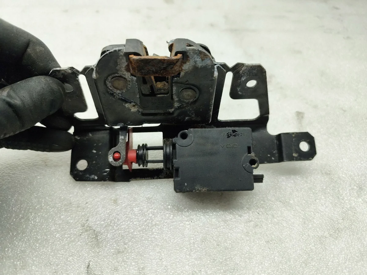 Serratura Bagagliaio BMW 3 E46 7057364 image 3