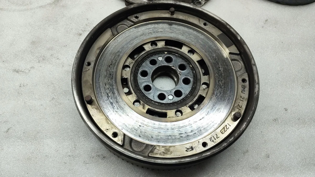 Kit de embrague BMW Serie 3 E46 ISA13925 image 8