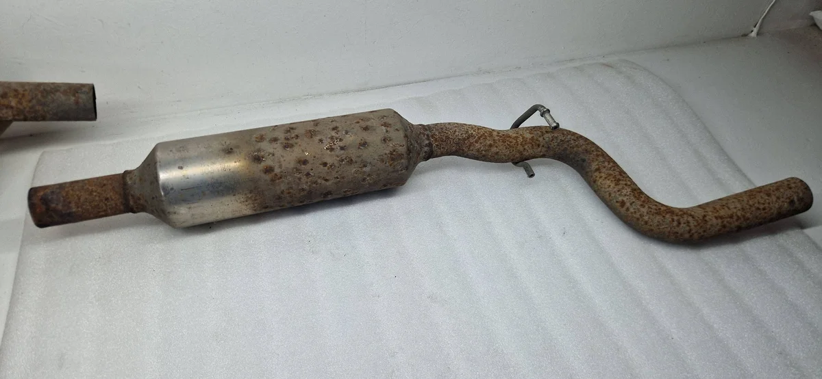 Avgassystem Volkswagen Passat B6 3C0253211F