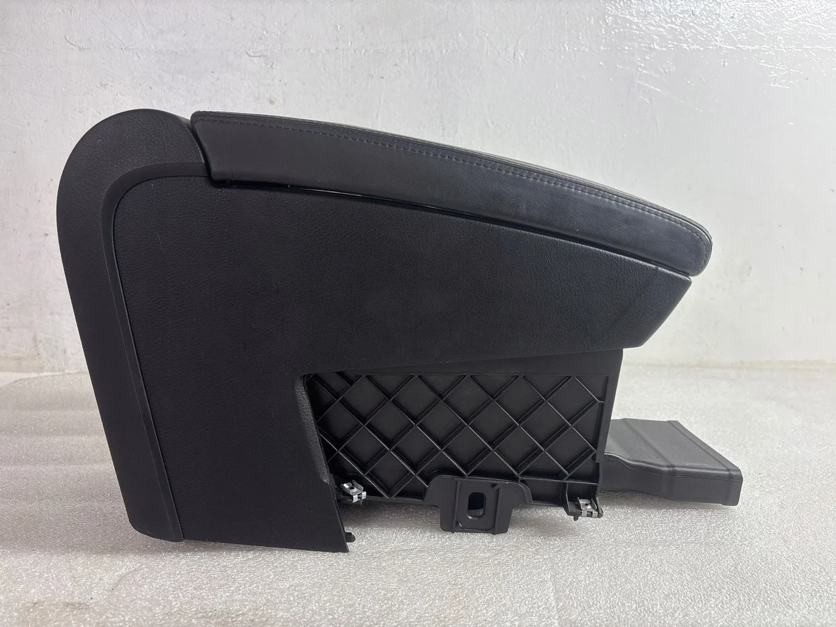 VW Passat B6 Console Armrest 3C0863319 image 4