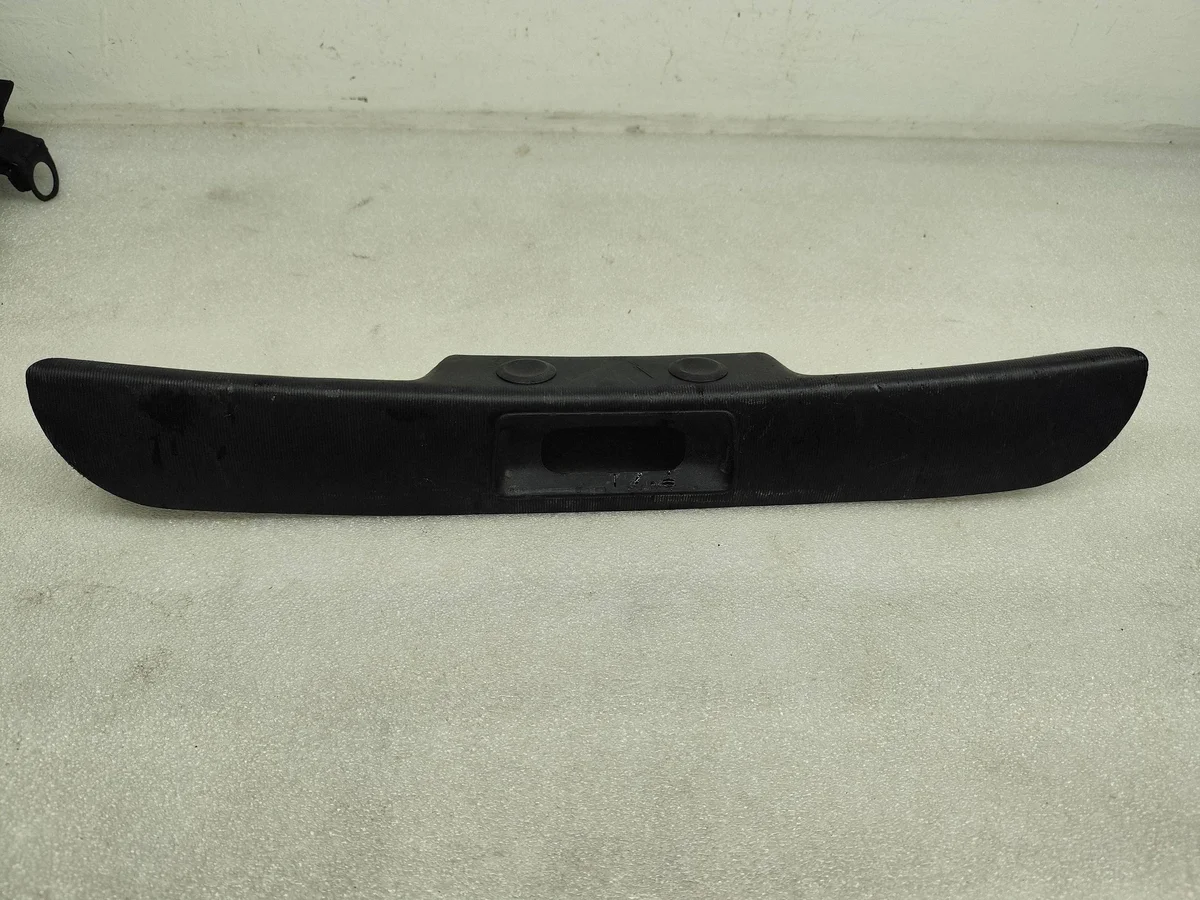 Seuil de coffre Alfa Romeo 145 146 1537010