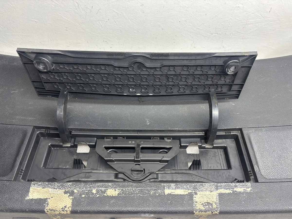 Tapete Porta-malas Passat B6 3C9867605 Usado image 3