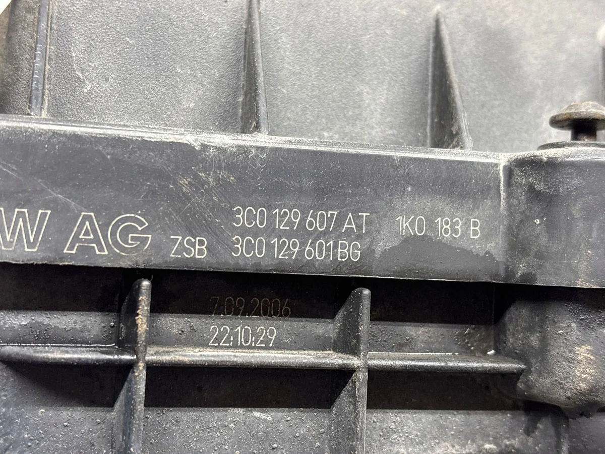 Boîtier filtre à air VW Passat B6 3C0129607AT image 6