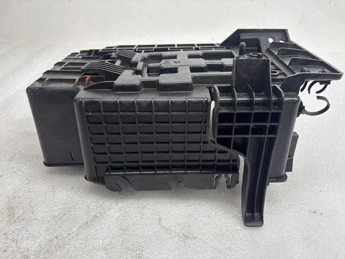Base Bateria Citroen C3 00049100 Usada image 3