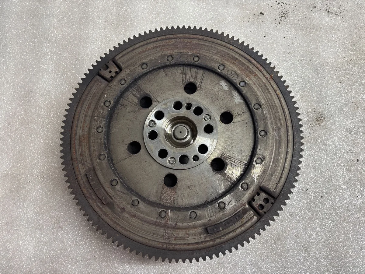 Volano BMW X1 E84 ISA11825