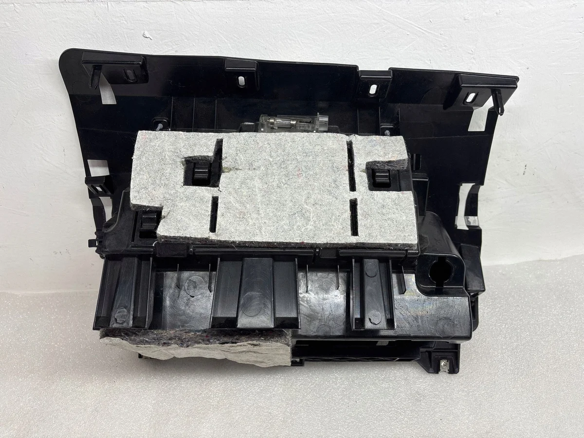 BMW X1 E84 Porta-luvas Usado OEM 2991314 image 3