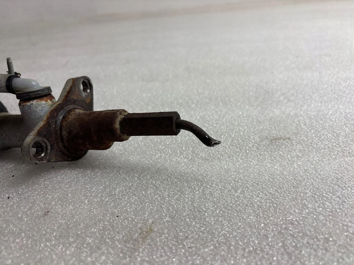 Cilindro secondario Alfa Romeo 156 1.9 JTD image 3