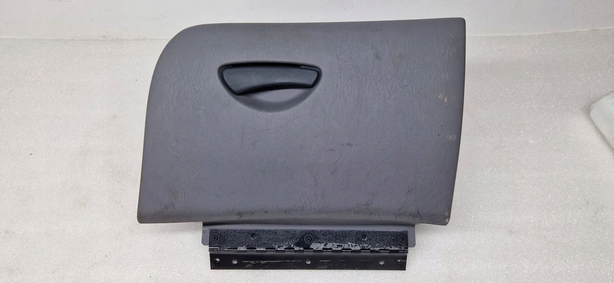Schowek Ford Focus 98ABA06024AMW