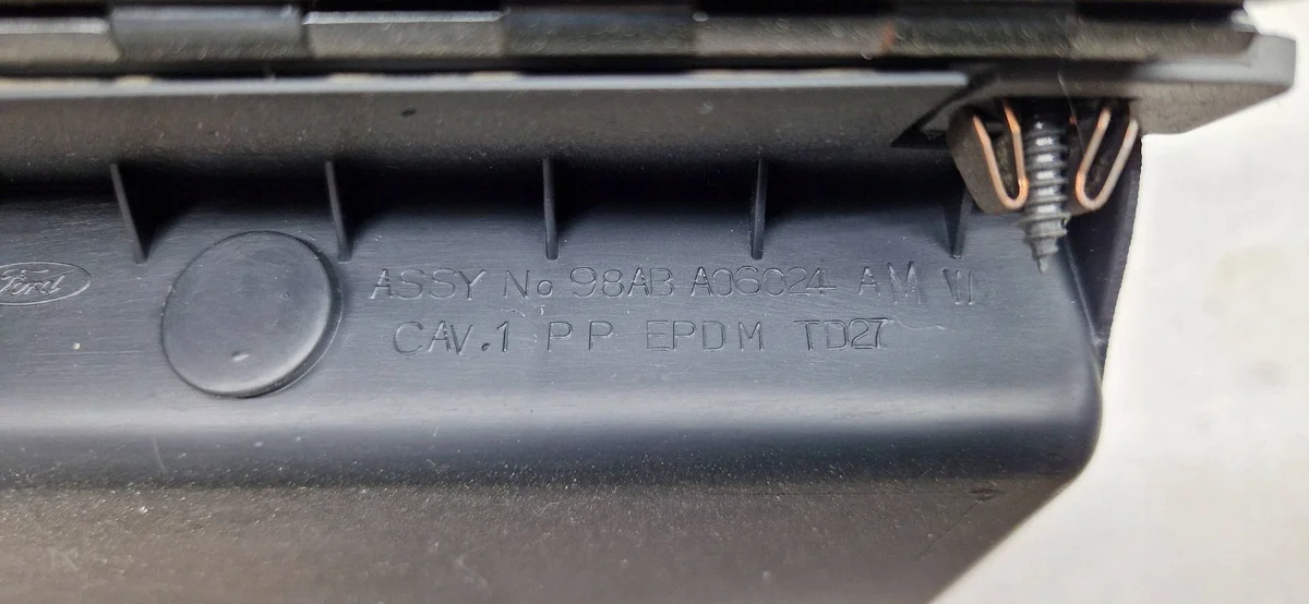Schowek Ford Focus 98ABA06024AMW image 3