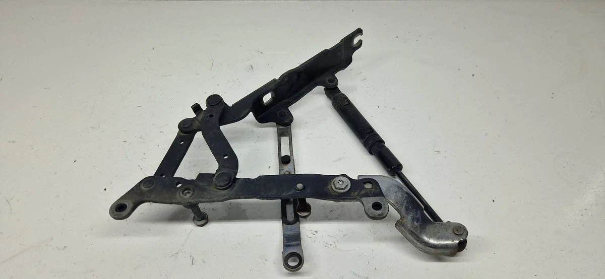 Charnière capot BMW 5 F10 F11 Gauche