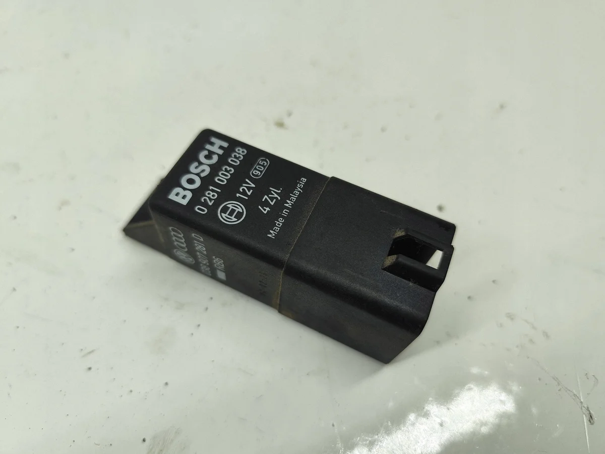 Glow Plug Control Module VW Golf V 038907281D