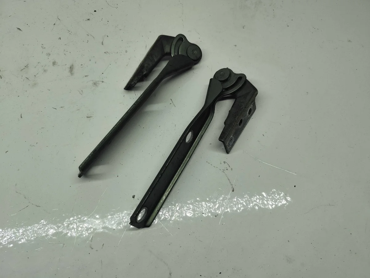 Scharniere Motorhaube VW Passat B5.5 (ISA9805)