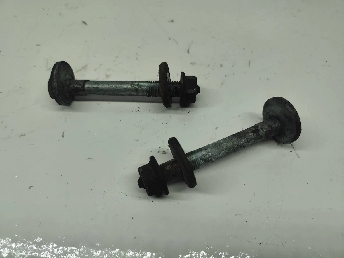 Exzenterbolzen Hinterradaufhängung VW T5