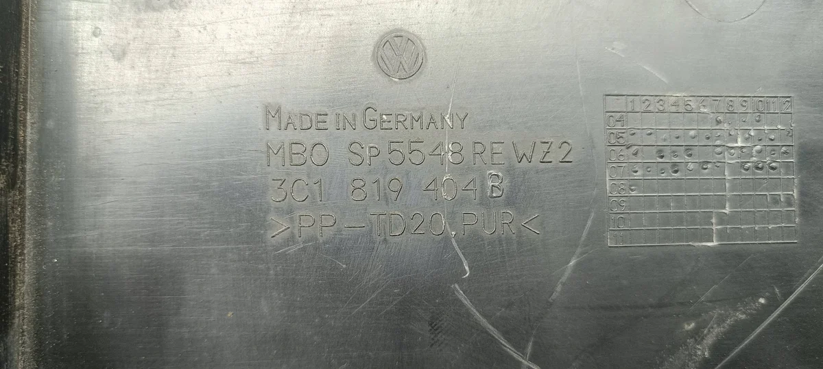 VW Passat B6 Under Wiper Panel 3C1819404B image 3