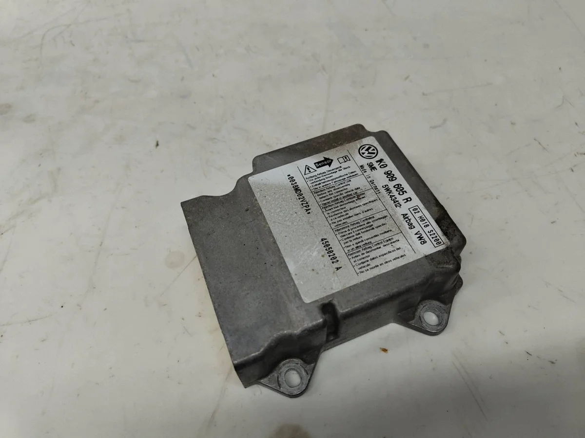Ohjain airbag VW Jetta V 1K0909605R