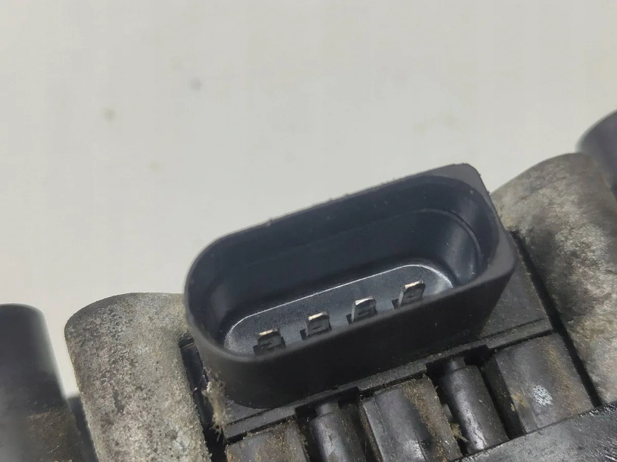 Zündspule VW Golf IV 0040402003 gebraucht image 3