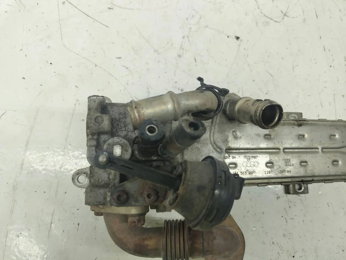 Radiador EGR Audi A3 S3 8P 03G131513D image 3