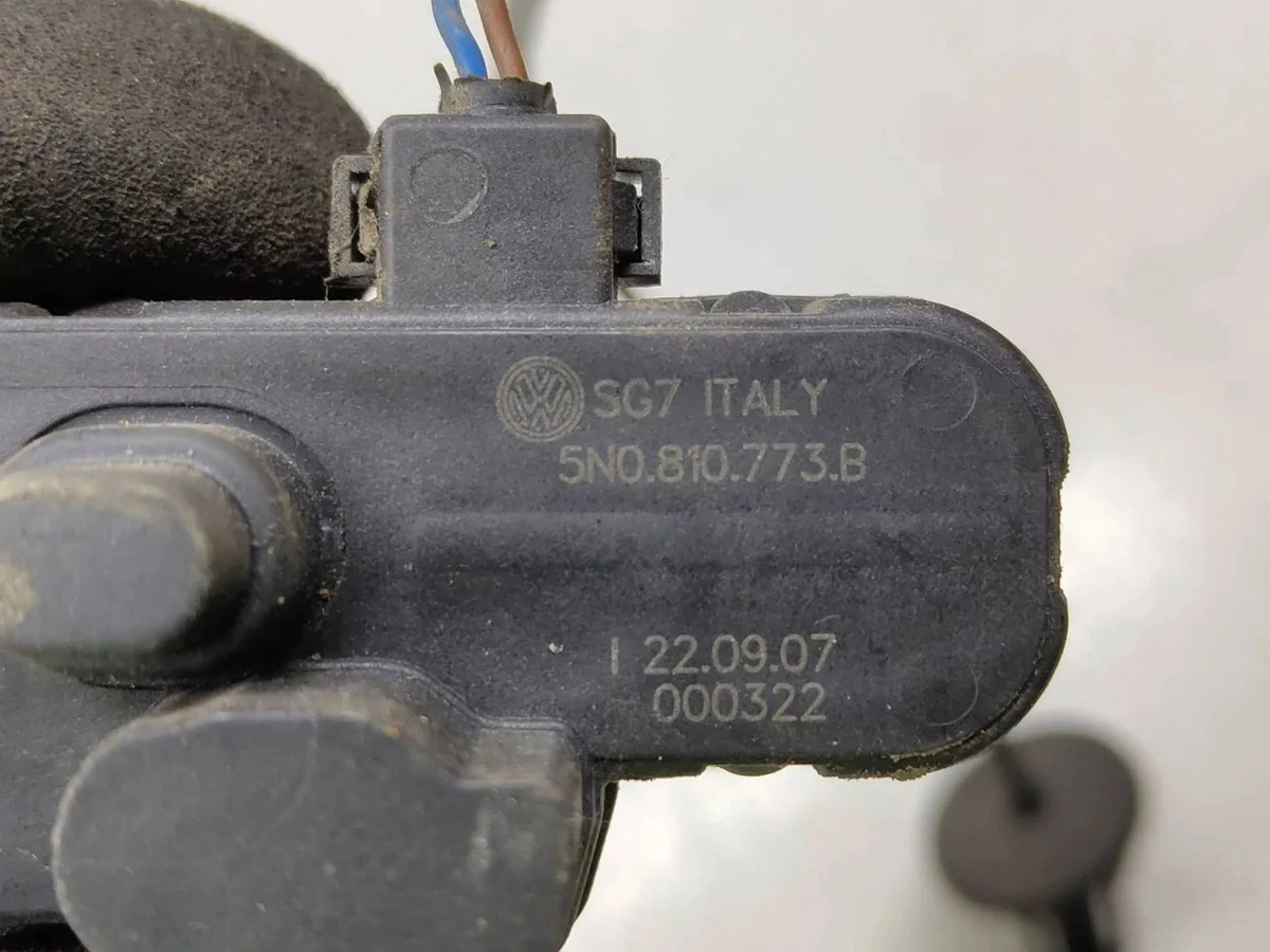Serrure trappe carburant VW Golf V 5N0810773B image 4