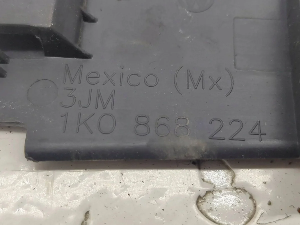 VW Golf V Interior Part 1K0863224 image 3