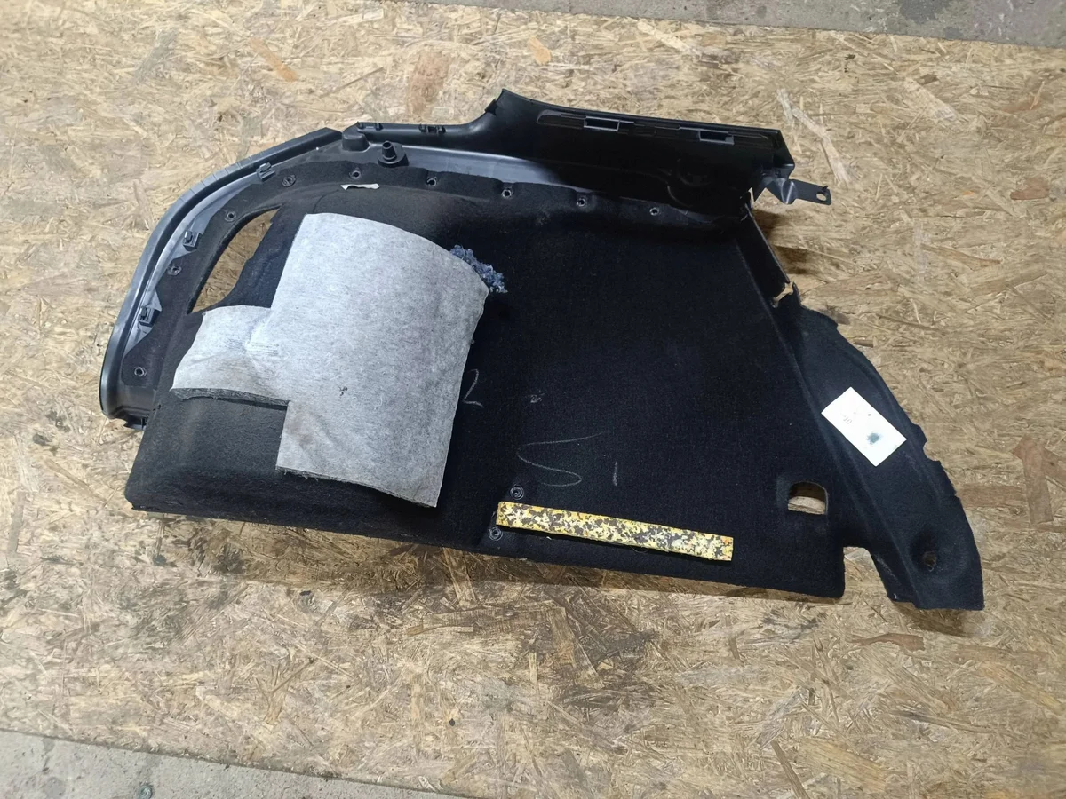 2009 VW Golf V Hyllelok 1K9867428J