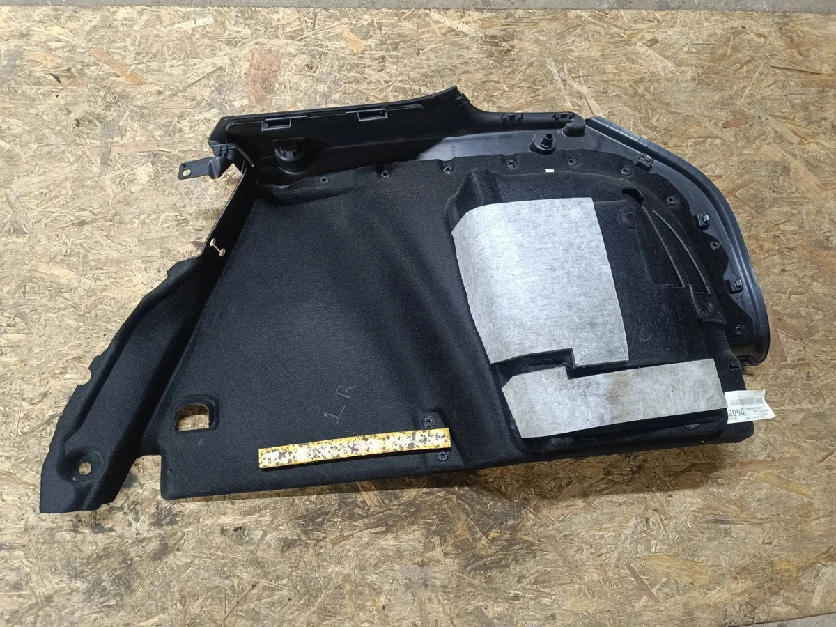 Painel Porta-Malas VW Golf V 1K98674271 Usado