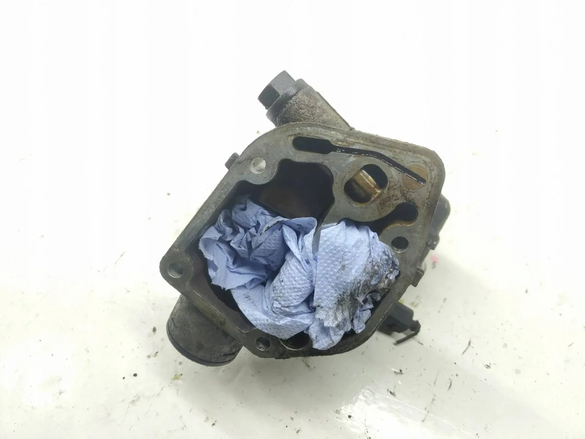 Support filtre à huile Audi A3 8P 06A115417