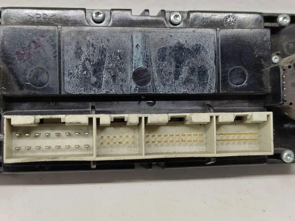 Pannello Climatizzatore VW Passat B5 Usato image 3
