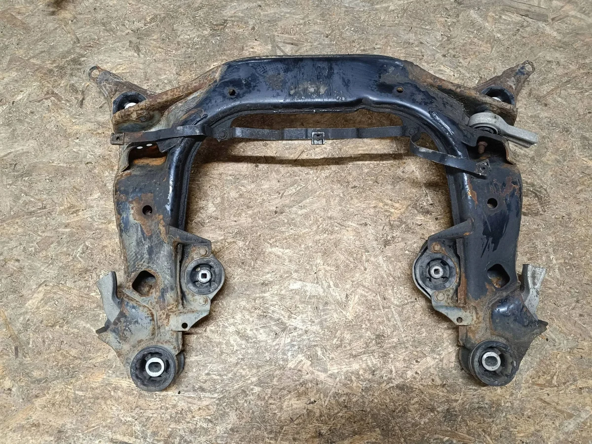 Soporte delantero Volkswagen Passat B5.5