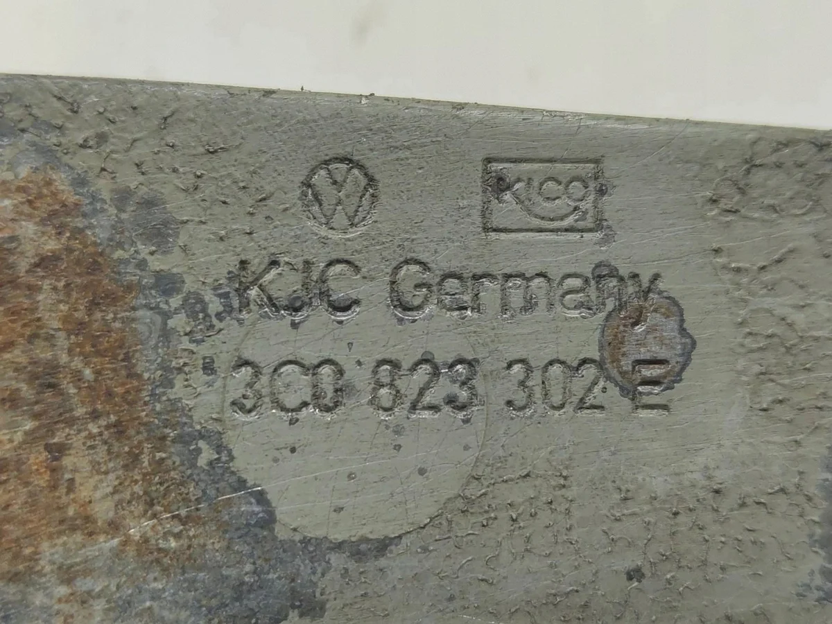 Scharniere Motorhaube VW Passat B6 image 3