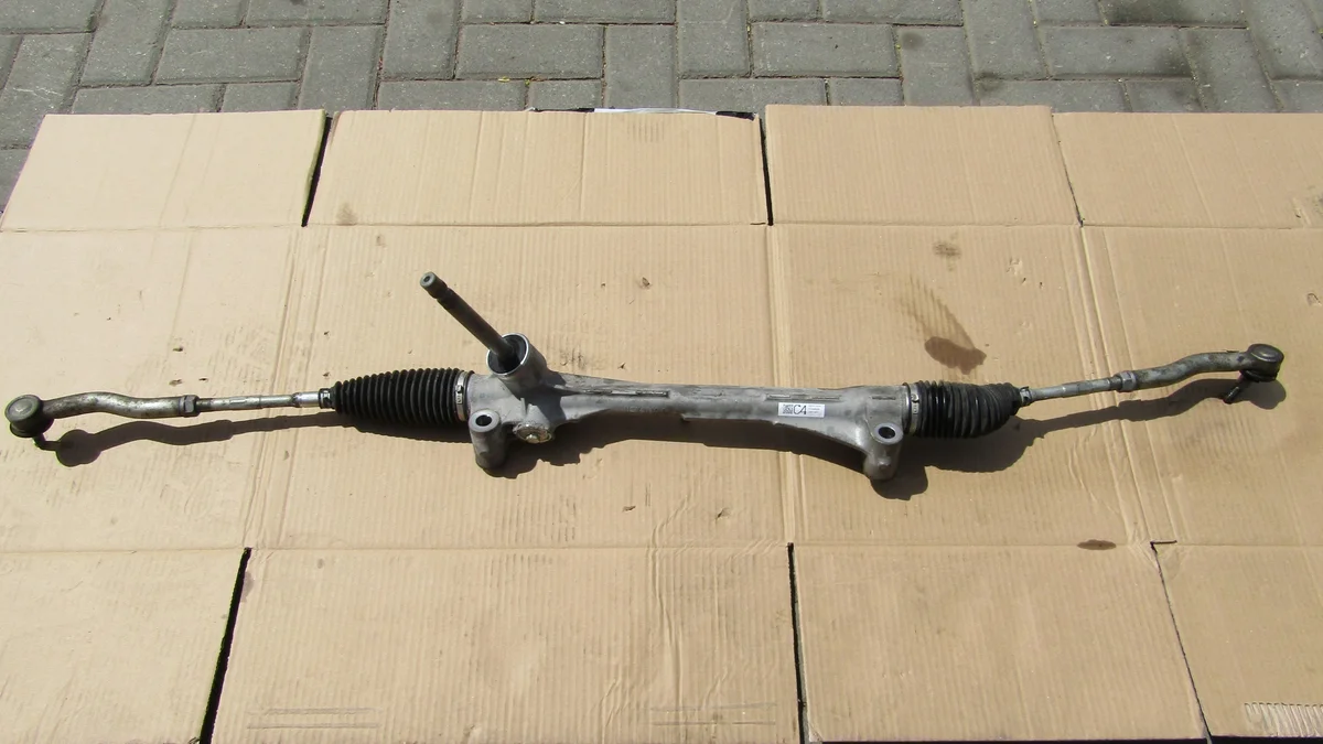 Caja de dirección Toyota Corolla Cross 2.0 Híbrida