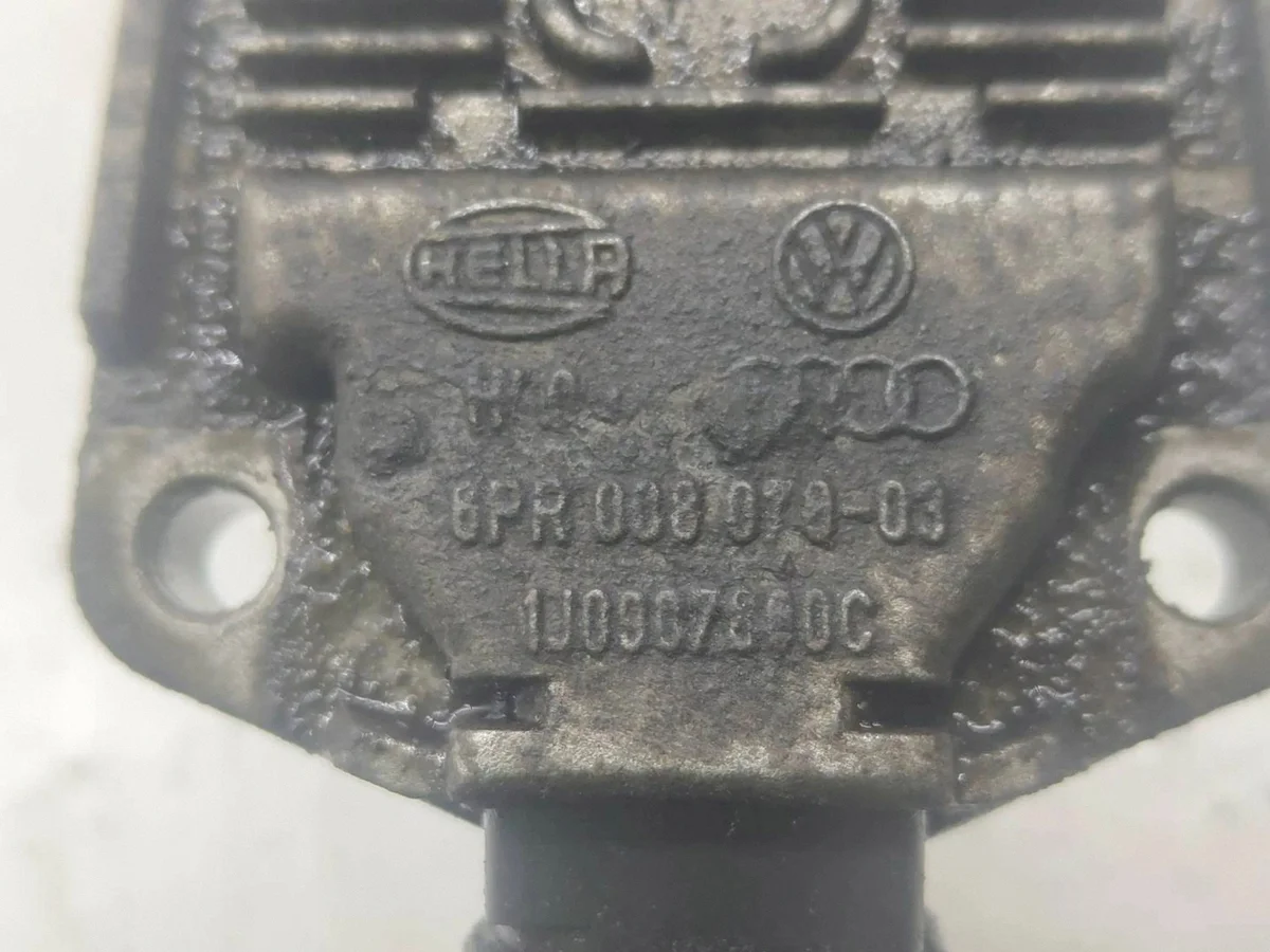Used Oil Level Sensor VW Passat B6 1J0907650C image 3