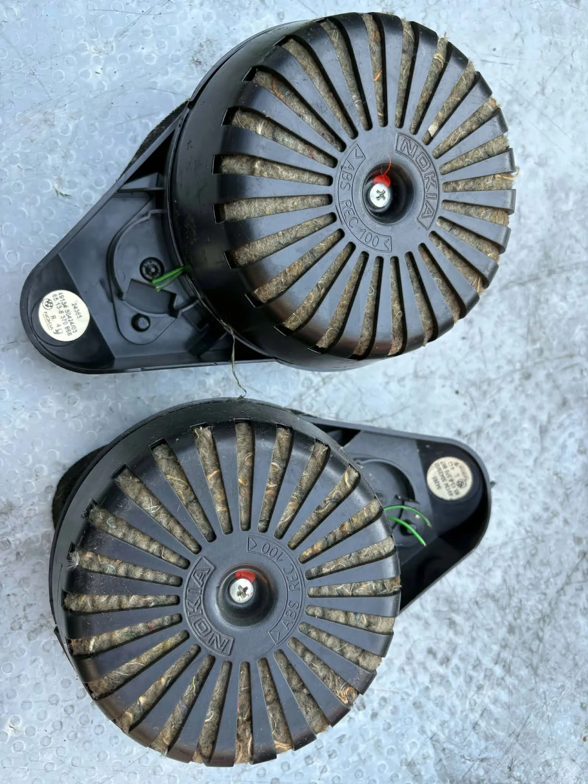 BMW E36 sedan kaiutinkotelot vasen + oikea