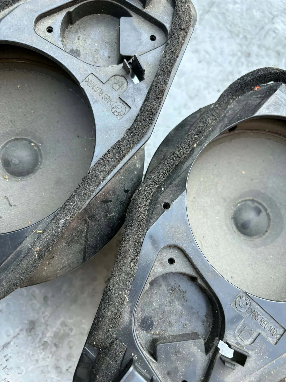 BMW E36 Sedan Luidspreker Behuizing Links + Rechts image 3