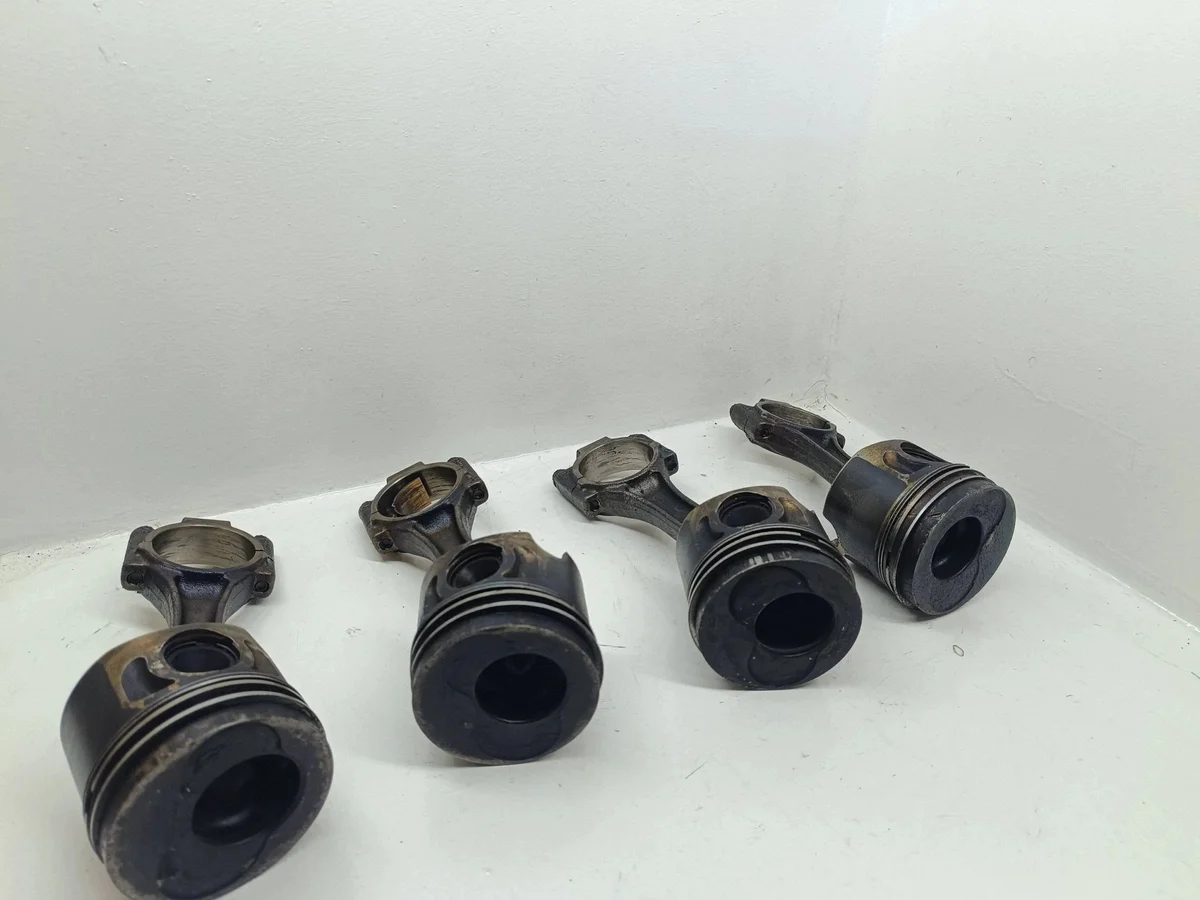 Mäntä ja kiertokanki VW Touran I 0386DE