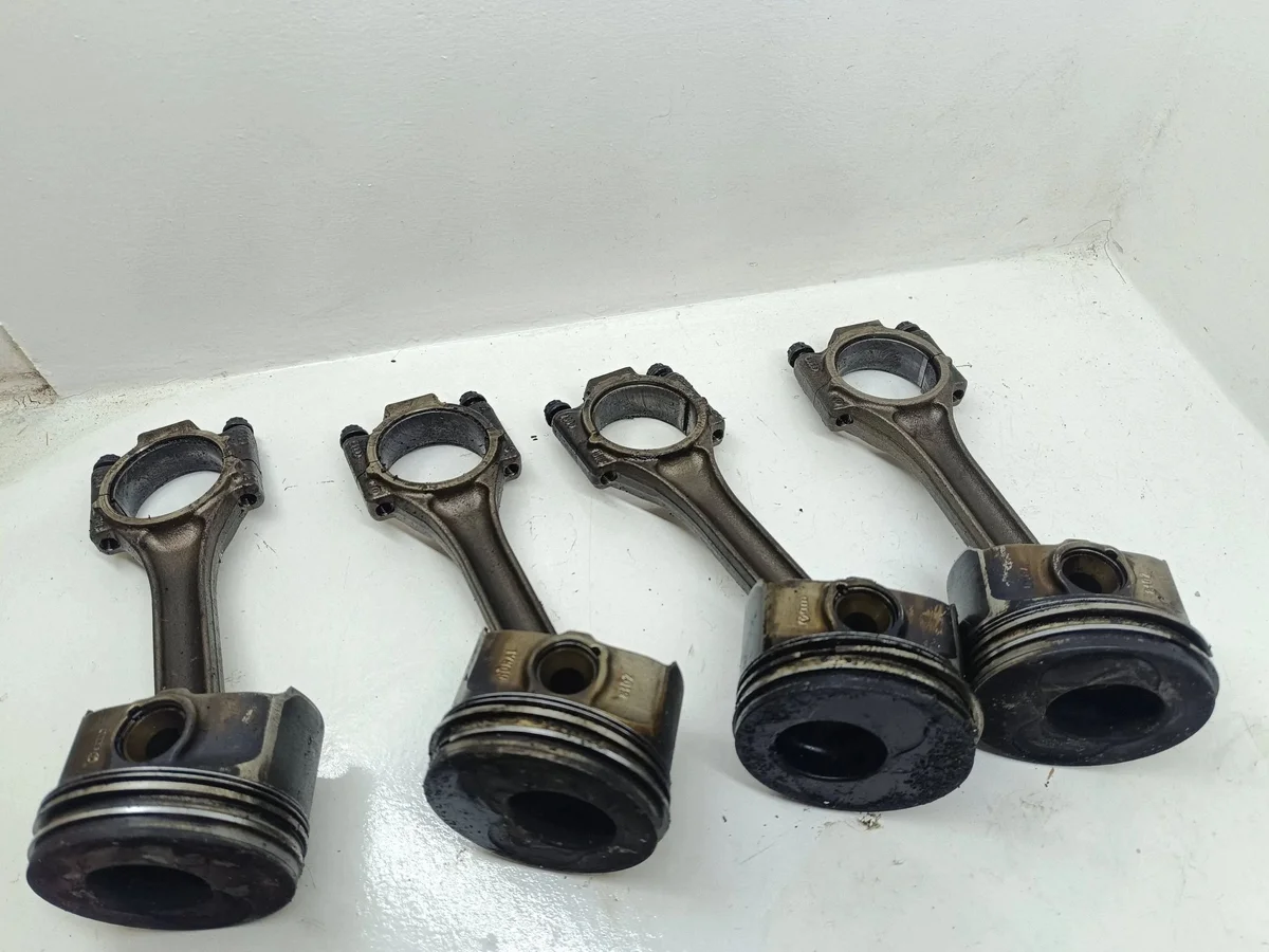 Mäntä ja kiertokanki Opel Astra J, nural