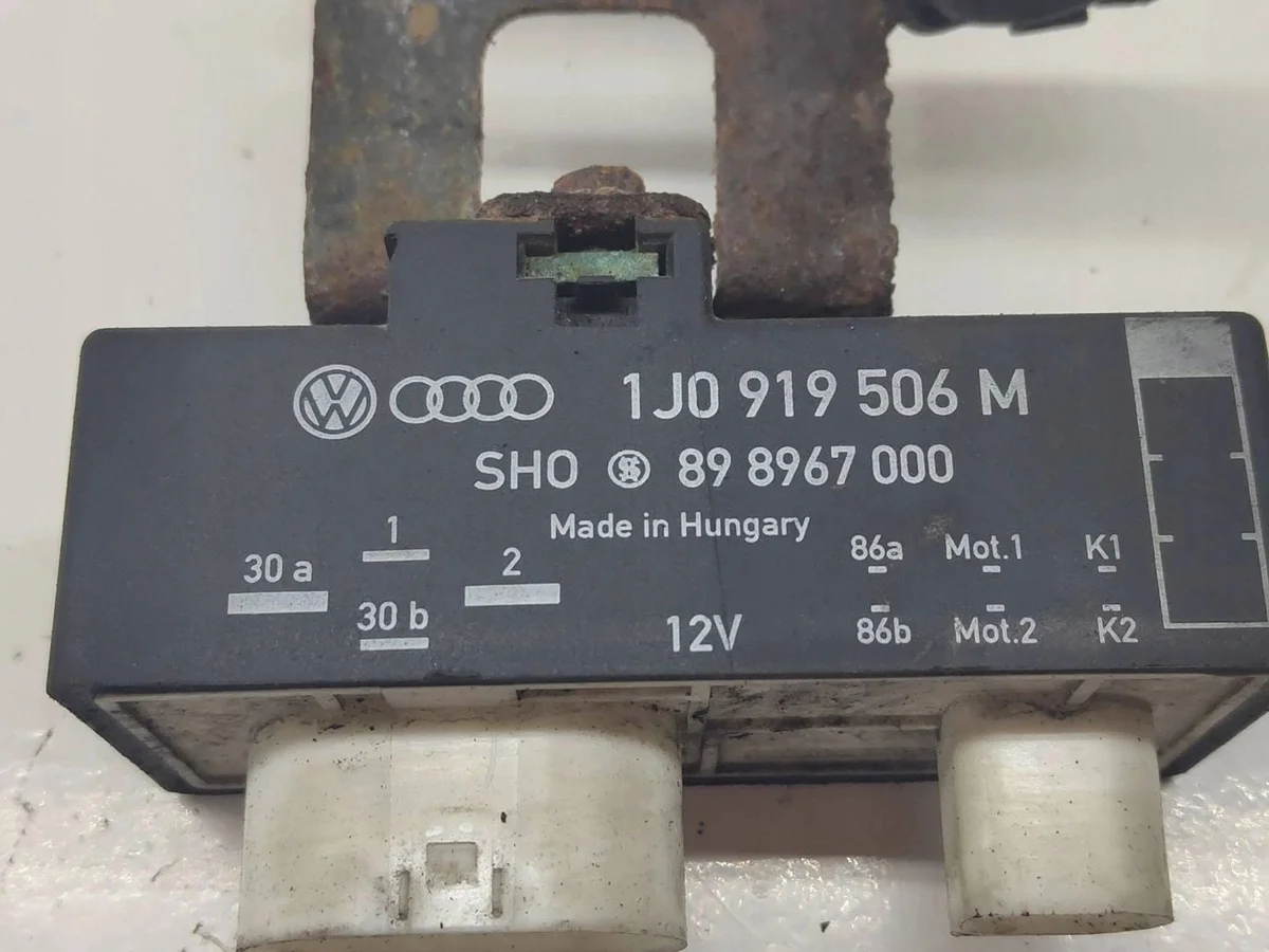 Tuulettimen rele Skoda Fabia Mk2 (5J) image 5