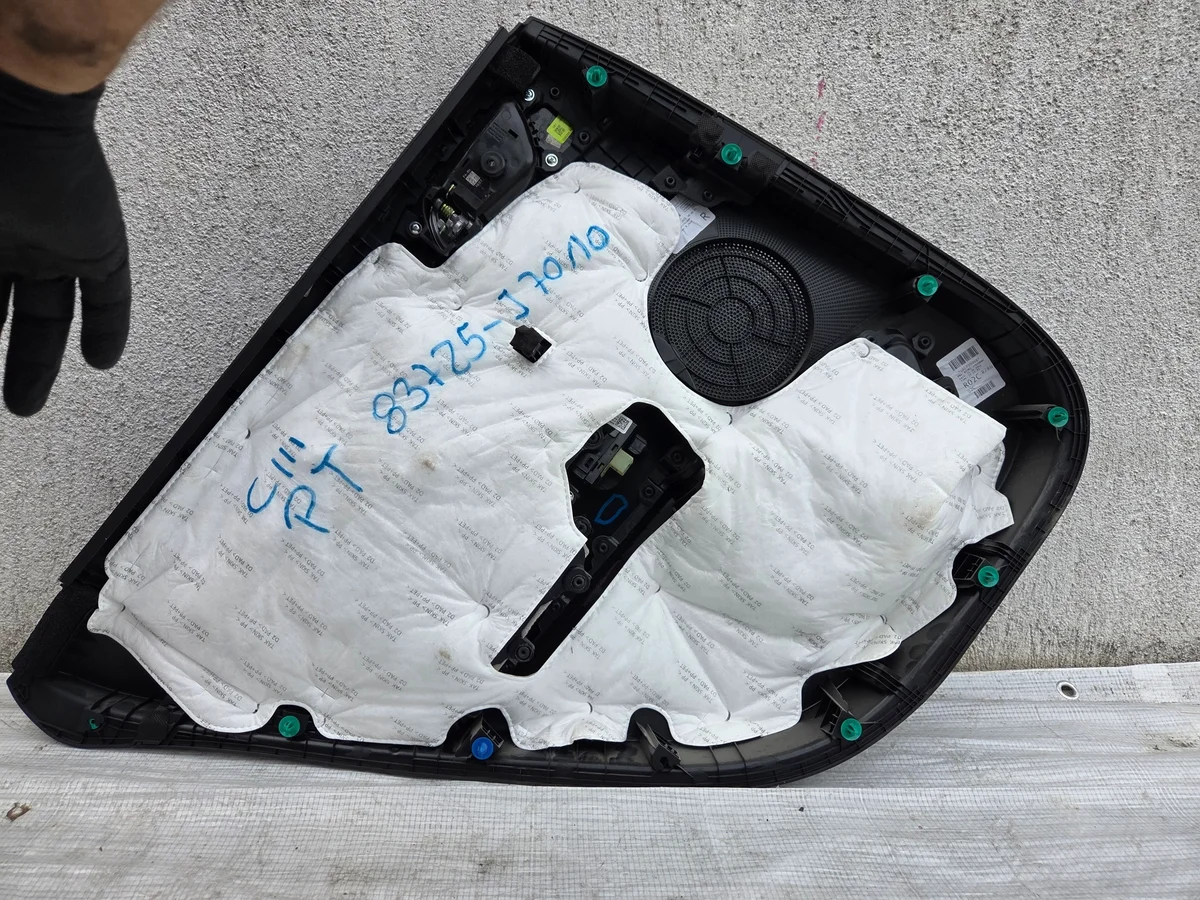 Panneau de porte arrière droit Kia Ceed III image 5