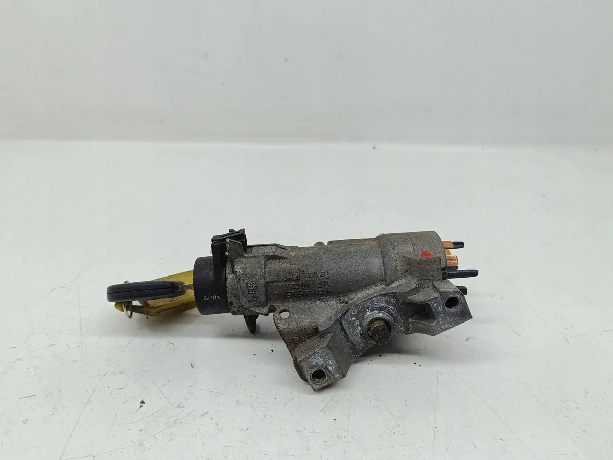 Virtalukko Volkswagen Golf IV 4B0905851C