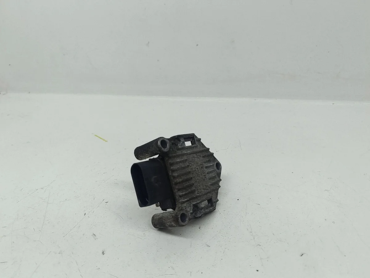 Bobine d'allumage VW Golf V 032905106B