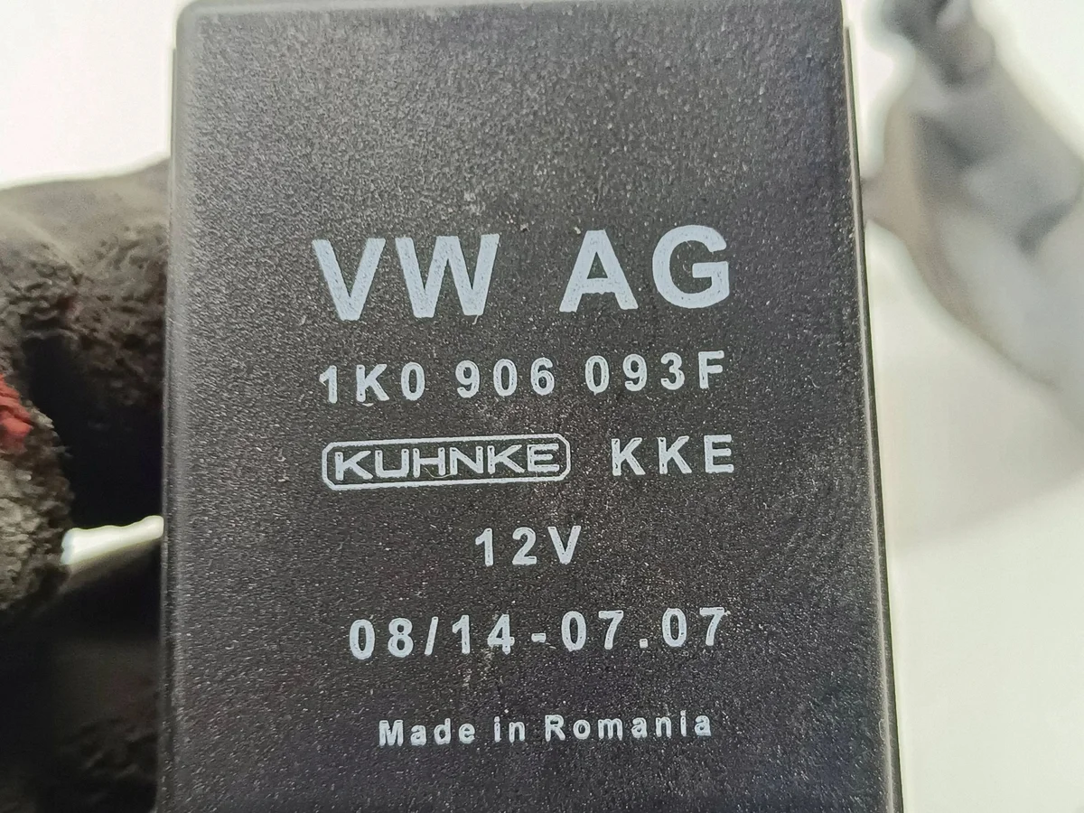 Relais Pompe Carburant VW Passat CC 1K0906093F image 4