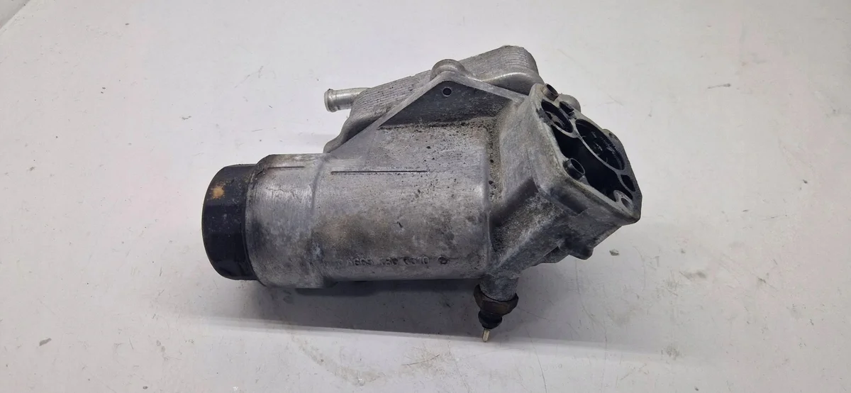 SsangYong A6651800310 Ölfiltergehäuse Gebraucht