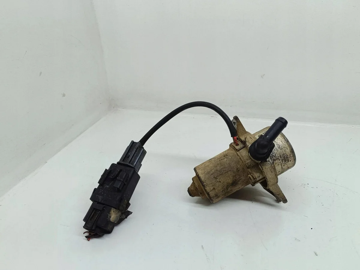 Pompe à vide Opel Astra J 00942807